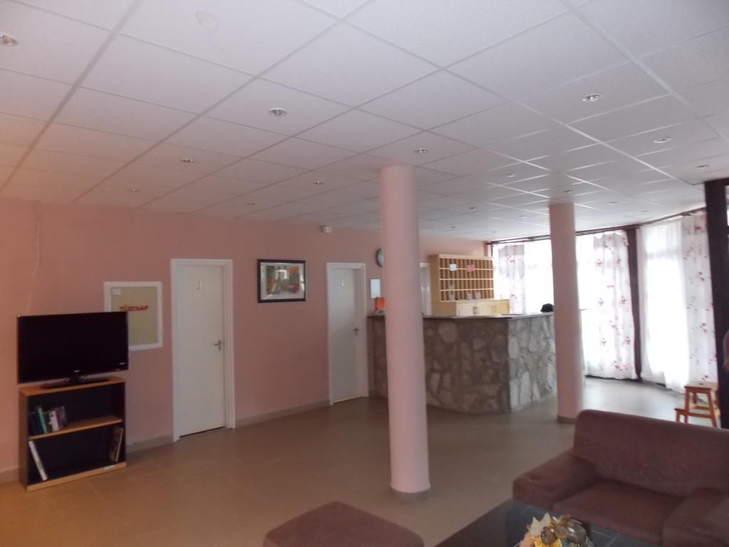 Hotel Family Balatonföldvár Exteriör bild