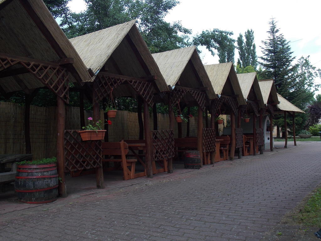 Hotel Family Balatonföldvár Exteriör bild