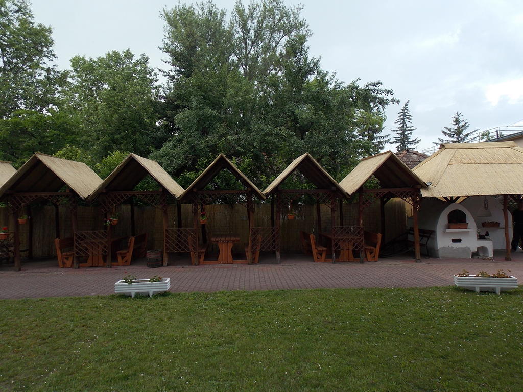Hotel Family Balatonföldvár Exteriör bild