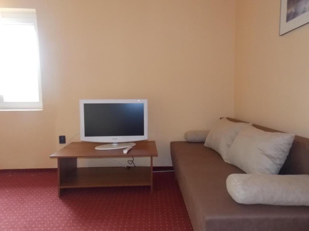 Hotel Family Balatonföldvár Rum bild